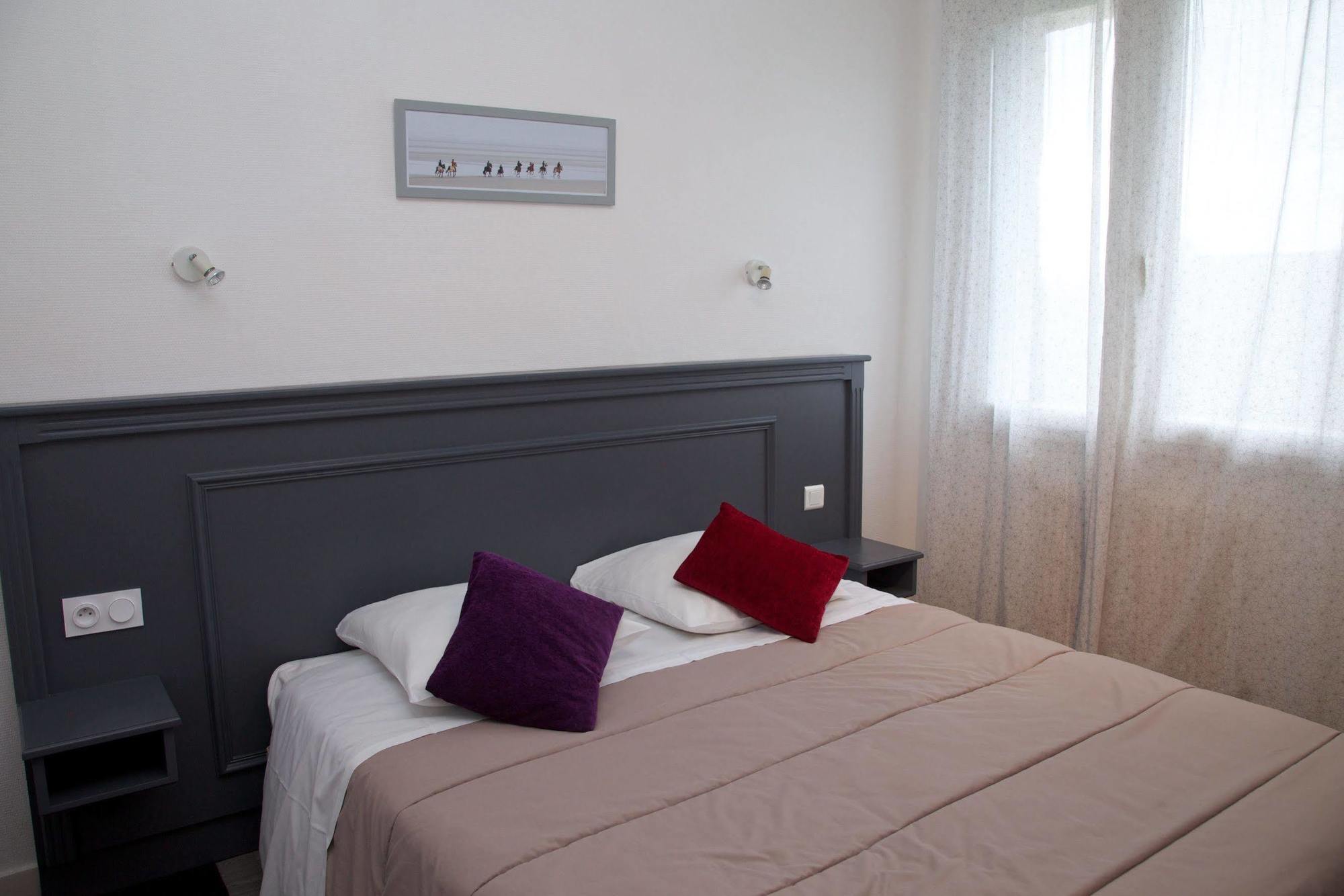 Cozy Hotel Logis Morlaix Plouigneau Екстериор снимка